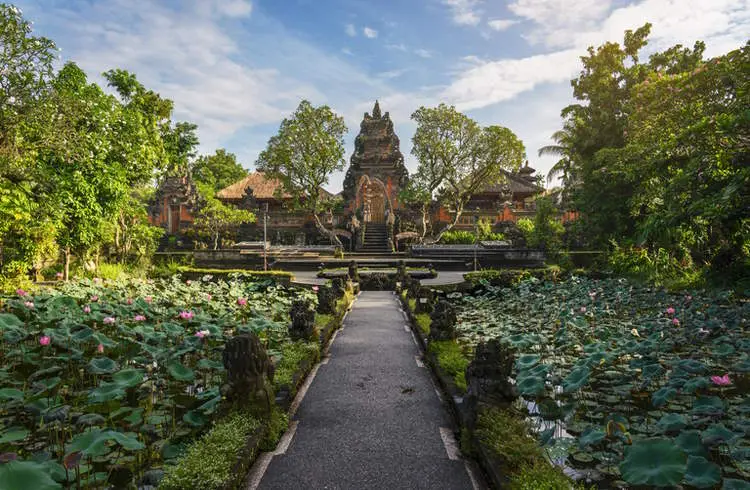 Bali local tour operators guiding cultural tour in Ubud palace and garden