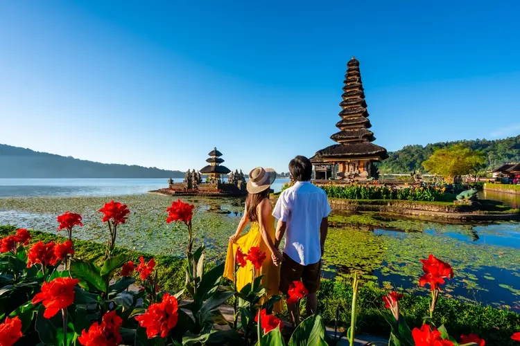 Beautiful Bali temple and lake tour in Bali Tour Packages