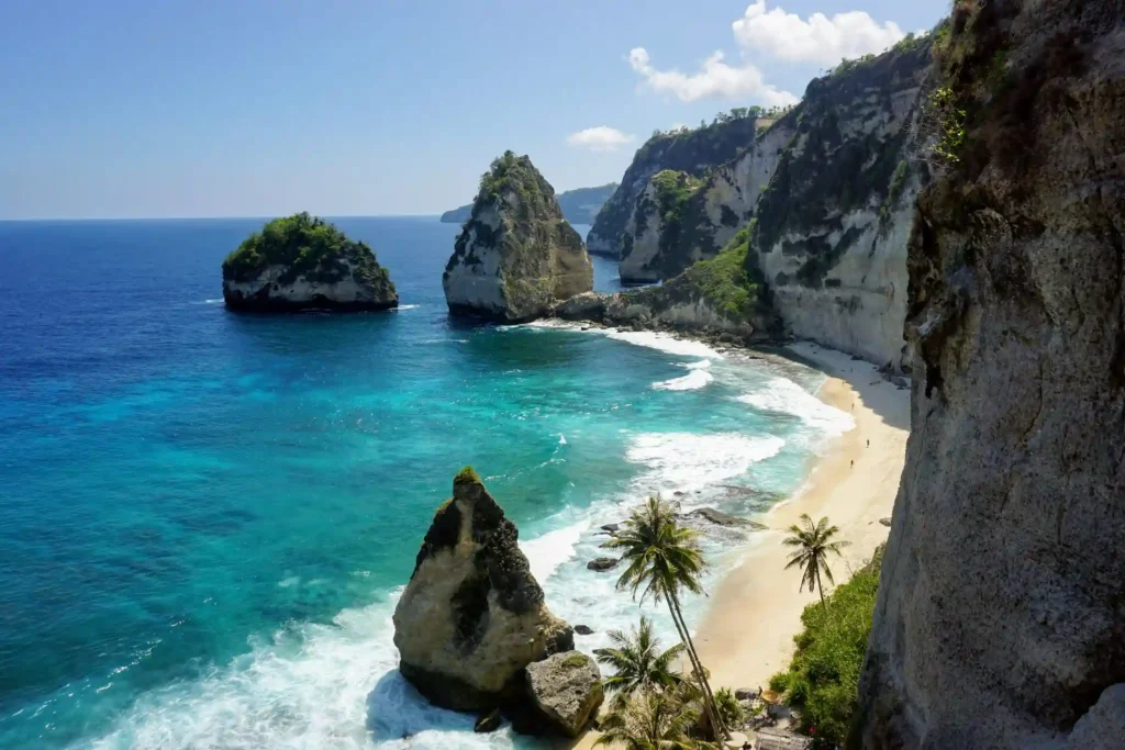 Diamond Beach Nusa Penida - explore stunning coastal views with Cheap Bali Tour Packages for budget travelers.