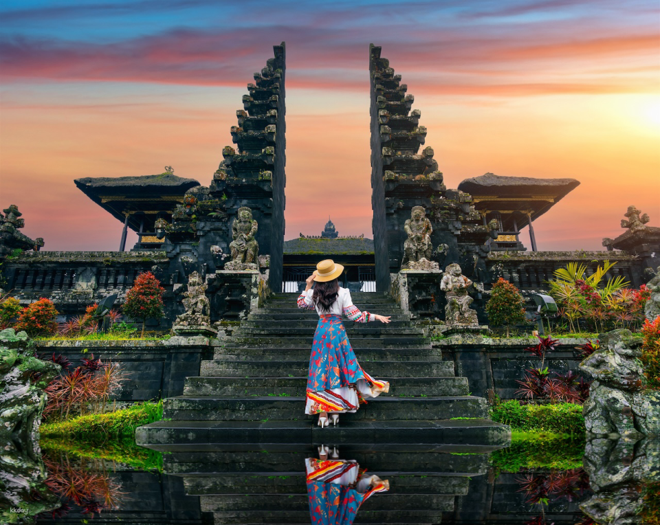 Bali Private Tour at Gates of Heaven Lempuyang Temple during sunset