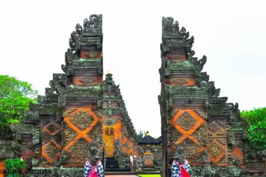 Exploring Celuk Village’s silver craftsmanship as part of the Bali Day Tour experience.